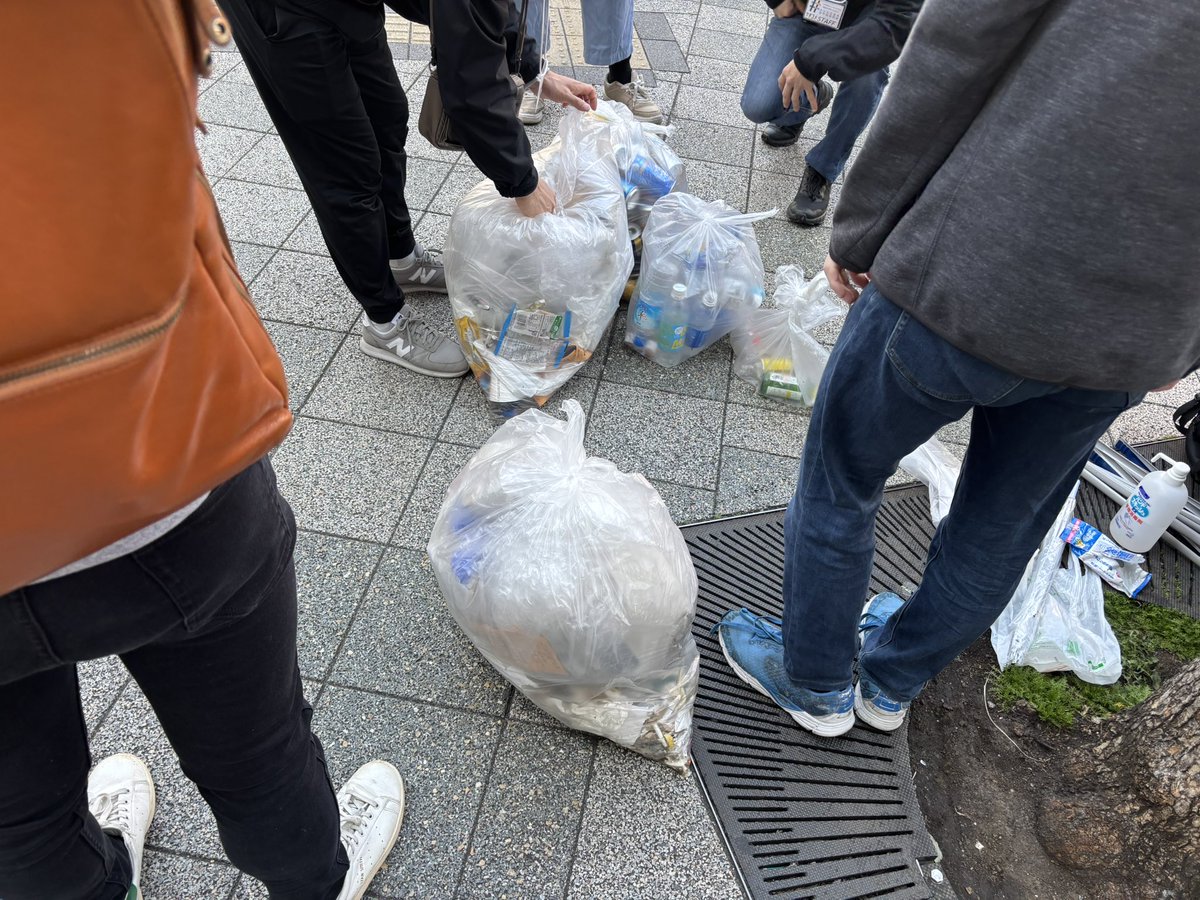 おはようございます。
暖かくなりましたね。今朝は青年局の皆さんと、蒲田駅周辺の清掃活動からスタートしました。
#公明党　#ツギコメ　#松本ひろゆき