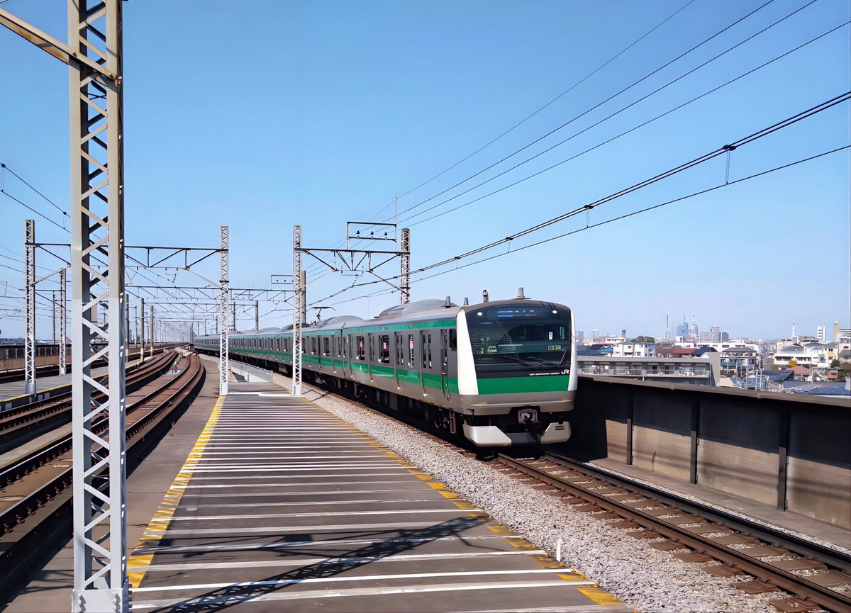 nomitetsu_north's tweet image. 埼京線には広くて青い空がある。今や相鉄の海老名まで行くE233系7000番台。モデルの行き先表示「各駅停車 埼京線 相鉄線直通」は老眼鏡なしではキビシイ。東京北区で黄色い赤羽線を眺めて育ち、埼玉時代は通学で黄緑の電車の世話になった。今の進化した姿には隔世の感がある。
#E233系 #埼京線