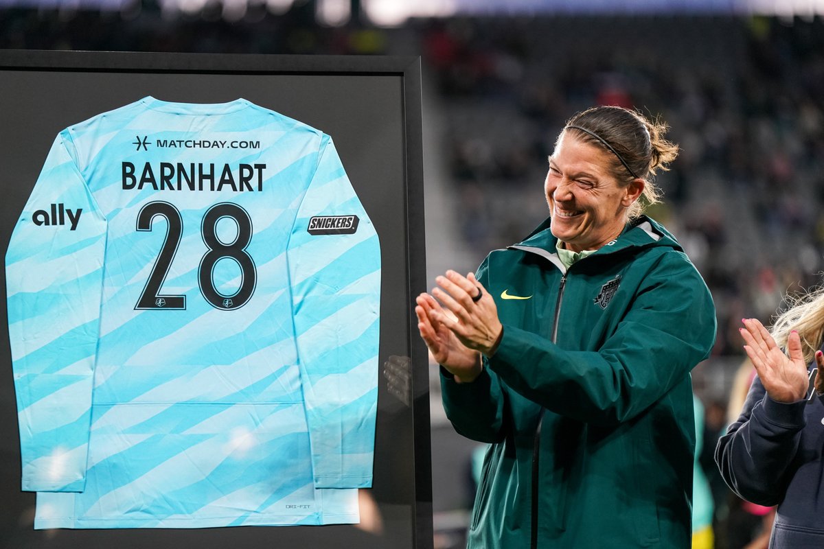 National Women’s Soccer League (@nwsl) on Twitter photo .<a href="/WashSpirit/">Washington Spirit</a> honored former goalkeeper (and new Assistant Goalkeeper Coach) Nicole Barnhart on her retirement 👏 .<a href="/WashSpirit/">Washington Spirit</a> honored former goalkeeper (and new Assistant Goalkeeper Coach) Nicole Barnhart on her retirement 👏