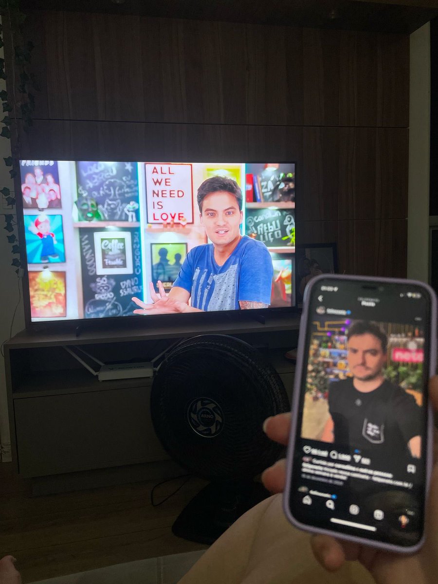 orfeima's tweet photo. Como esse Felipe neto se transformou  no que temos hoje ? 

Minha teoria: ele foi abduzido e trocado 

@felipeneto @netolaboficial https://t.co/BIpS4LX7Co