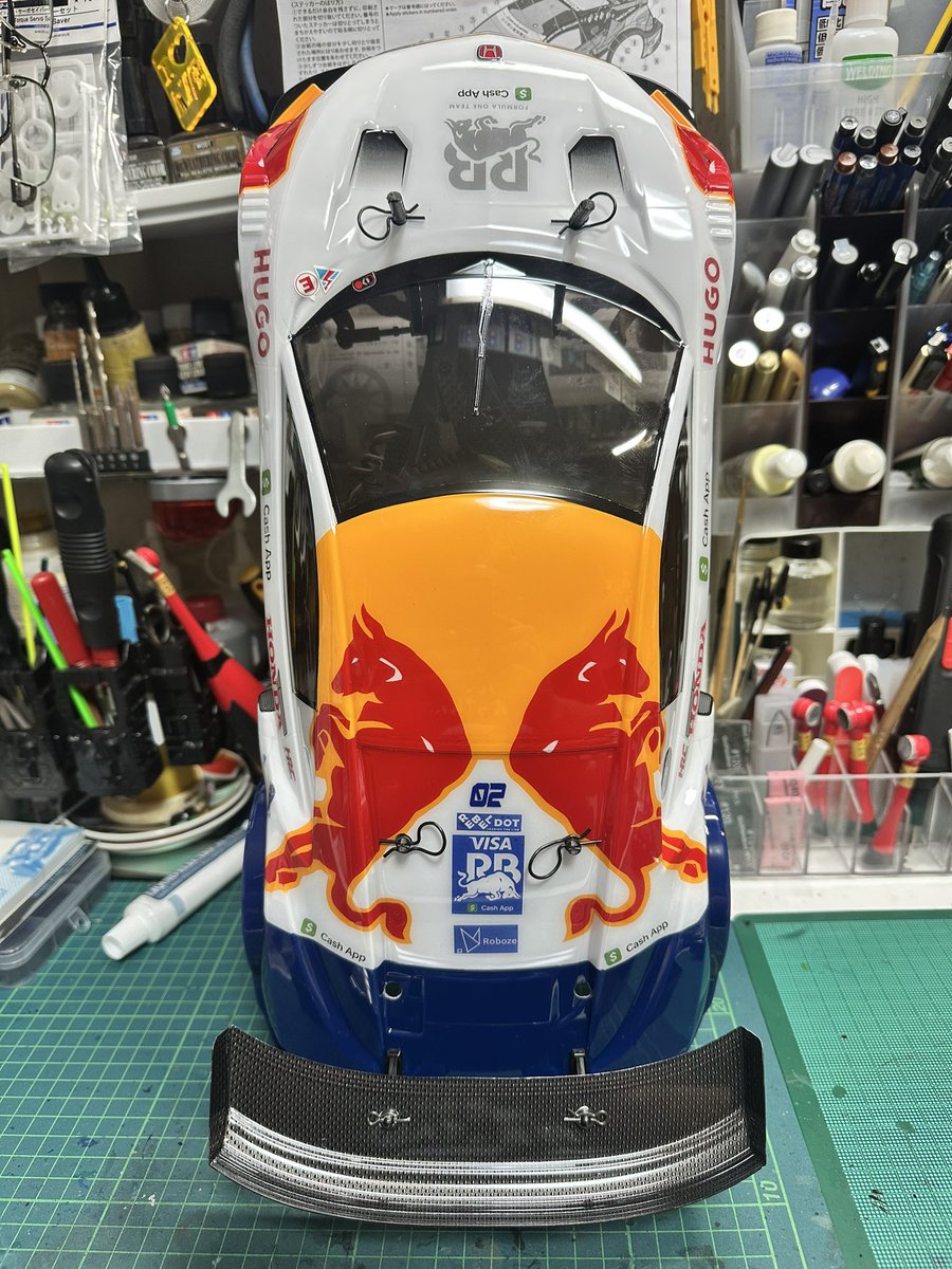 fmk317's tweet photo. 頑張った(๑•̀ㅂ•́)و✧
#タミヤ
#ラジコン
#TA04
#レッドブル
#レーシングブルズ
#マスキング頑張った https://t.co/8BwYG4PFaN