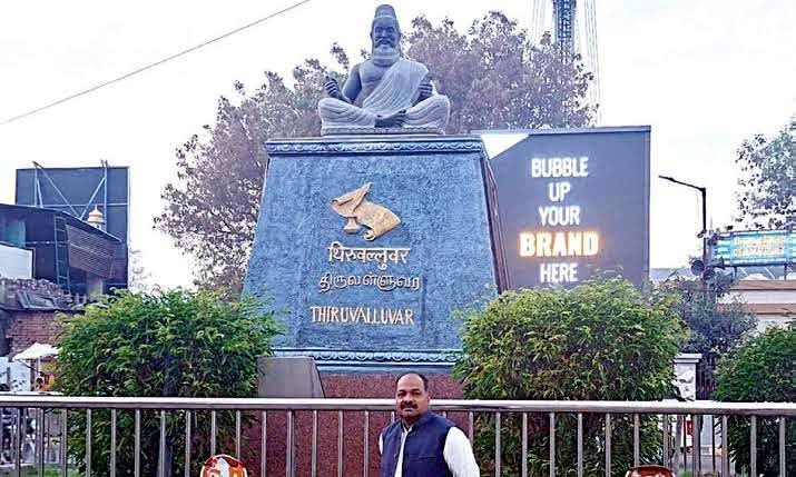 tskrishnan's tweet photo. Tiruvalluvar statue at Prayagraj (opposite Railway station), Uttar Pradesh. It is always BJP which takes the glory of Tamil everywhere ! https://t.co/SYrrMEp20e