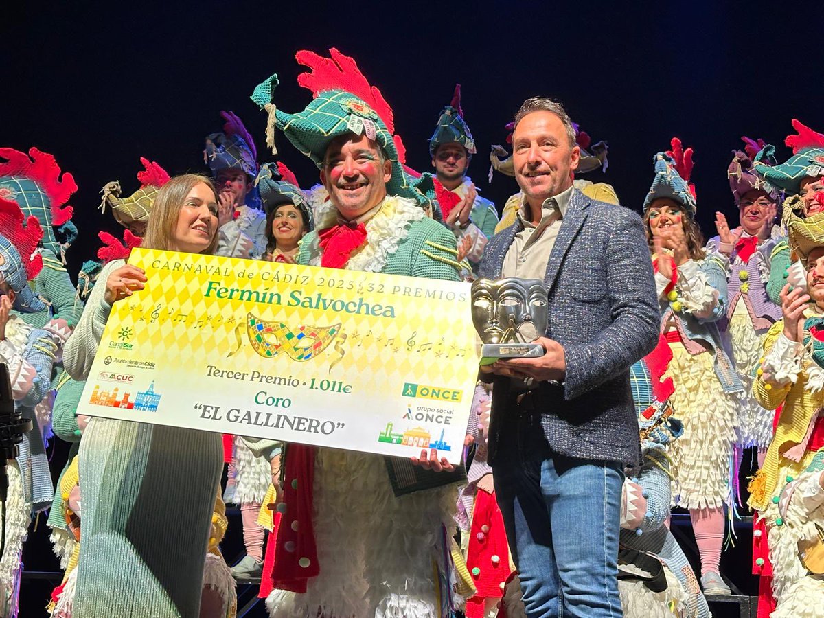 📸🎭 | Entrega de nuestro 𝗧𝗘𝗥𝗖𝗘𝗥 𝗣𝗥𝗘𝗠𝗜𝗢 en los 𝘟𝘟𝘟𝘐𝘐 𝘗𝘳𝘦𝘮𝘪𝘰𝘴 𝘍𝘦𝘳𝘮𝘪́𝘯 𝘚𝘢𝘭𝘷𝘰𝘤𝘩𝘦𝘢 de la <a href="/ONCE_oficial/">ONCE</a> 

Enhorabuena al resto de ganadores 🤩

¡Muchas gracias! 🐔

#ElGallinero #LaReinadelCorral #CorodelosEstudiantes