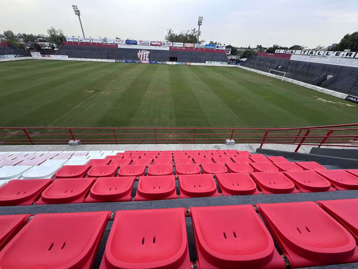 ClubTalleresOk's tweet photo. Poniendo más lindo el Pablo Comelli 😎

En la jornada de hoy se colocaron nuevas butacas en la Platea “Javier Zanetti” y se comenzó a pintar el nuevo tramo. 

Una obra más realizada por @estadiotalleres 👏🏽

🤍❤️ https://t.co/shfxEm4Wdd