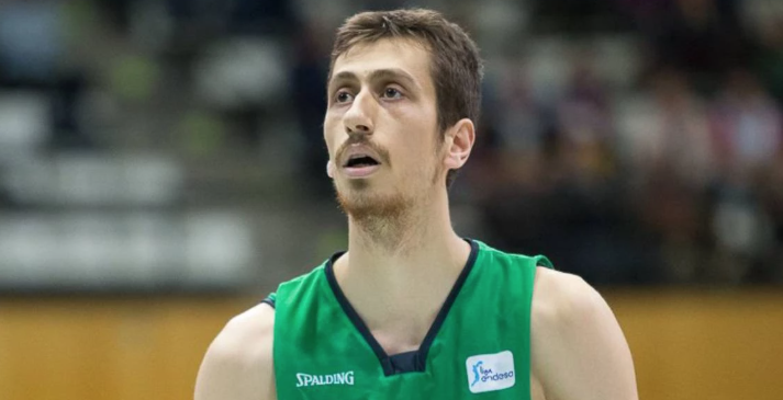 esportsenxarxa's tweet photo. 🔊 #SegundaFEB | José Ignacio Nogués, jugador @CBPrat: "Ens jugàvem avançar-los o no a la classificació. Hem sortit molt ansiosos, ens han dominat el rebot; fins que no hem estat 15 a baix no hem endurit el partit. Ens va molt bé de cara a guanyar confiança"  #Enjoc ràdio 👉https://t.co/ZvGOCGse8i