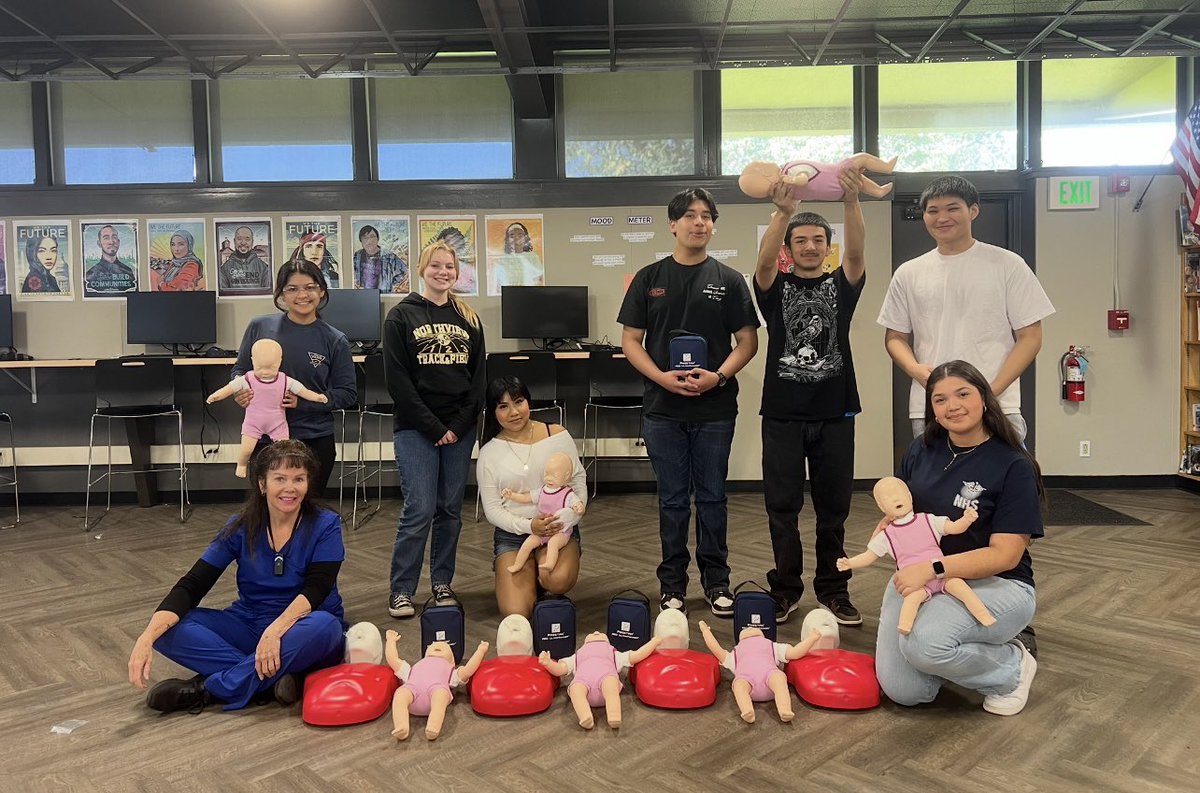 A small but SUCCESSFUL group of students took CPR/AED/First Aid class today sponsored by NHS’ MedClub❣️ We have certified 73 so far in 2024-‘25 school year👍🏼