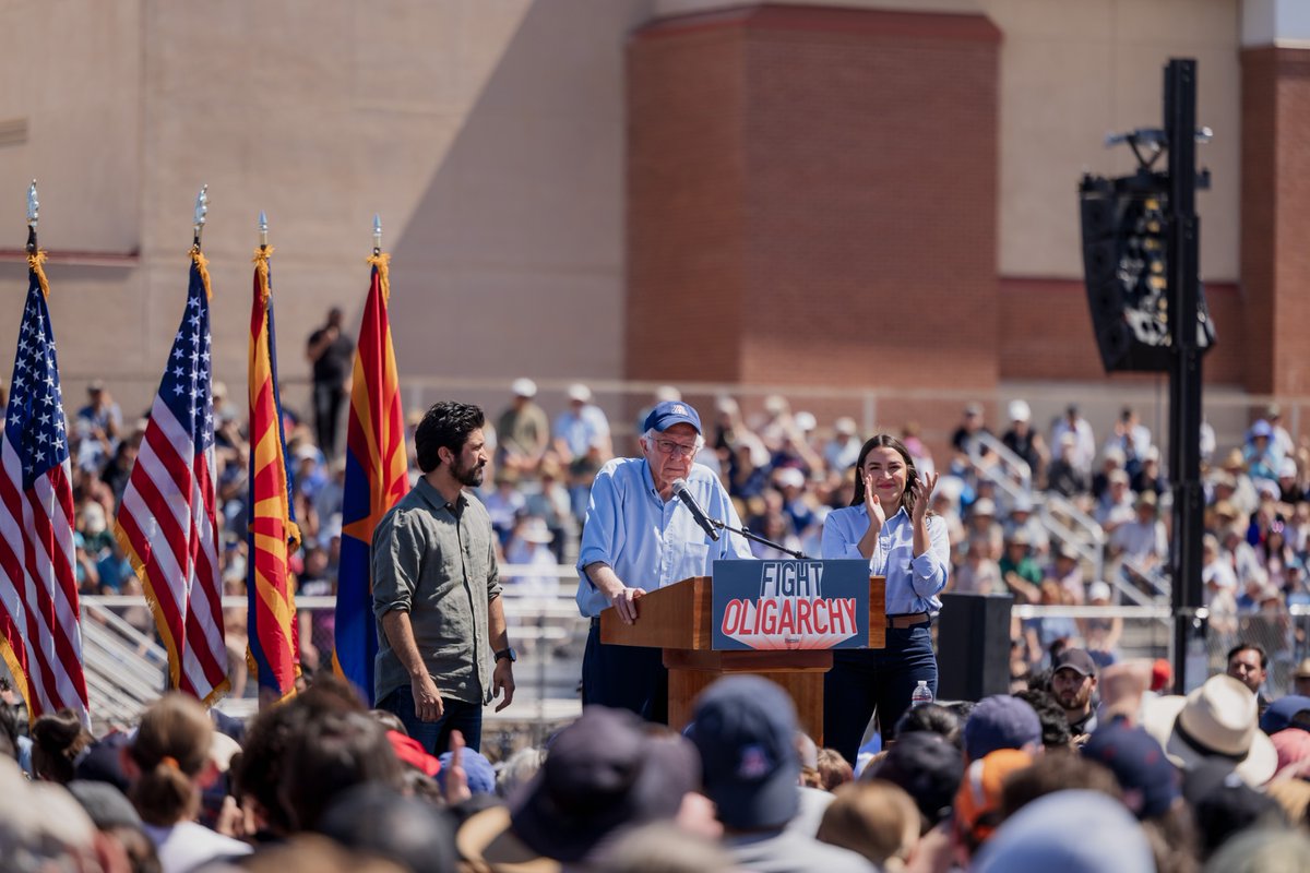BernieSanders's tweet image. Thank you Tucson and the more than 23,000 people who came out to see me, @AOC and Rep. @GregCasar.

In just 5 events, we had over 86,000 join us to stand up to authoritarianism &amp;amp; oligarchy and stop any bill that slashes Medicaid to give billionaires even more tax breaks.