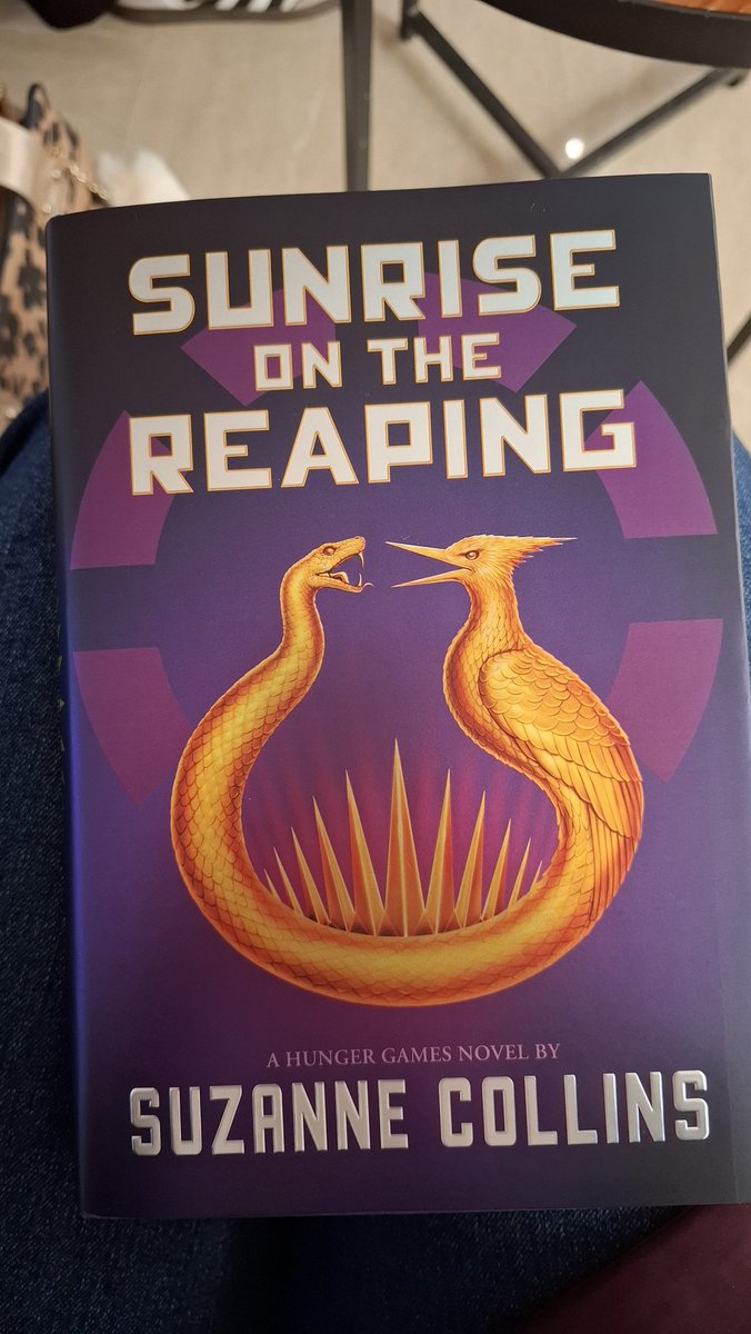 ElleTolentino's tweet photo. Hace como 3 días supe que había otro libro de esta saga y estoy fascinada porque uno de mis personajes favoritos es Haymitch.
☀️📚☕️
#queemocion #sunriseonthereaping https://t.co/UIyj2EMdPY