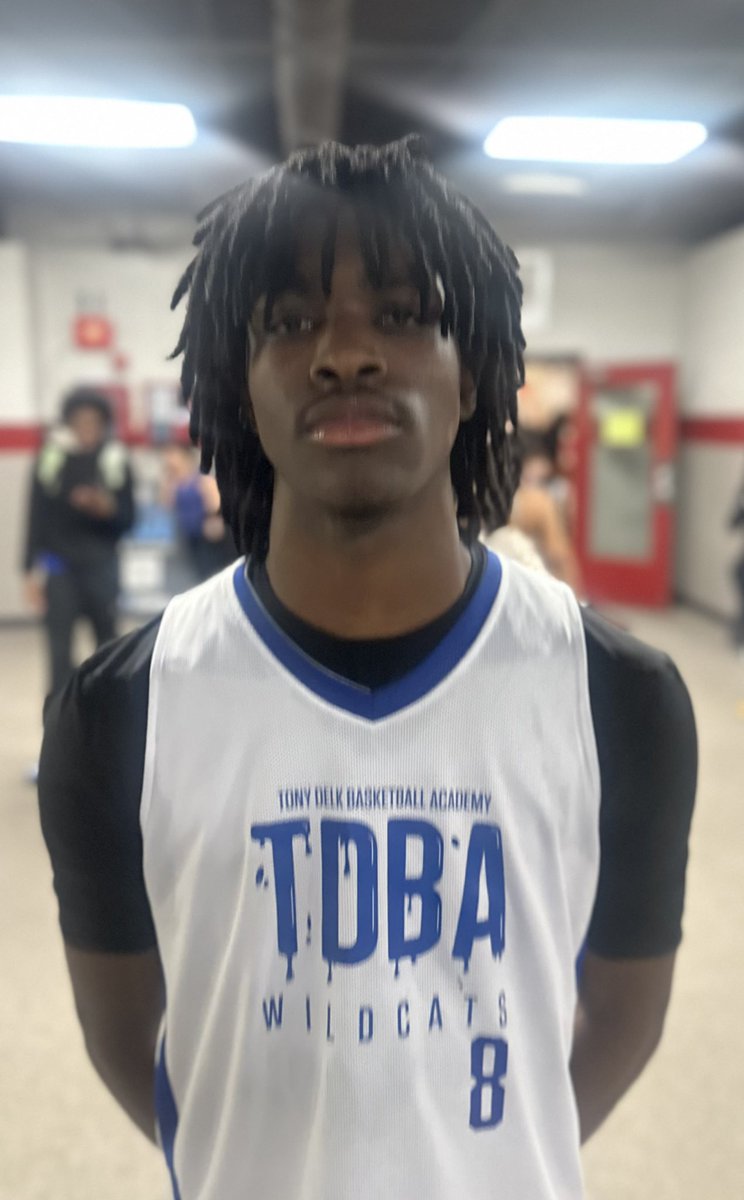 6’4 guard Dorian Jackman out of (@Lithiahoops) had his athleticism on full display today. Jackman was a blur in transition, showcasing crafty finishes and throwing down a couple of dunks. 

His nonstop motor and willingness to crash the glass from the guard spot was intriguing.