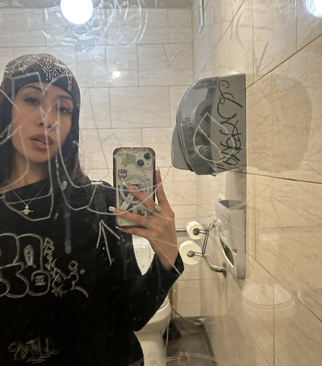jacksaliine's tweet photo. https://t.co/HvddtFusHC