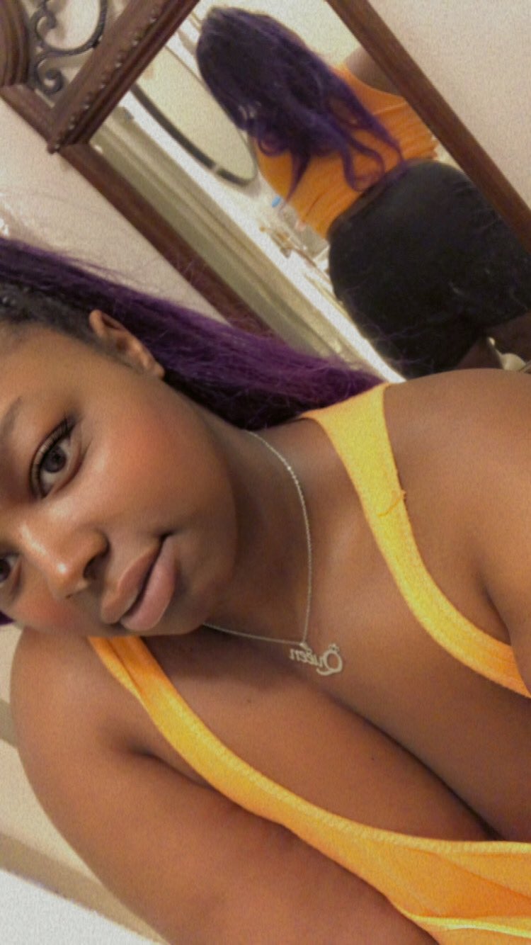 1 pic. Follow Queen Dazia on Spotify💜 https://t.co/8swCV40EYR
