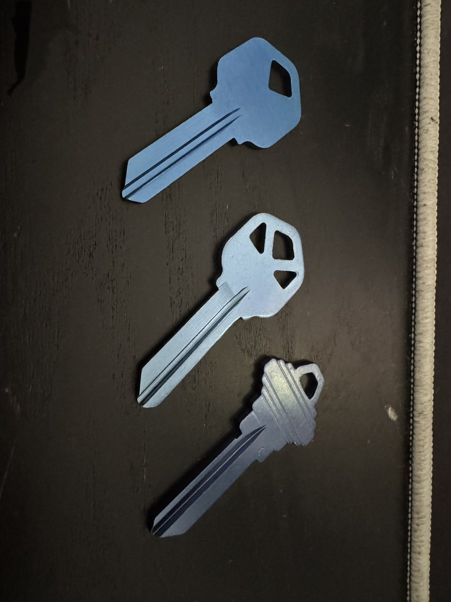 Had an interesting conversation with some agent of a “Foundation” apparently they are less than happy I got my three “blue keys” not my fault other universes are less secure with their special anomalous objects 😏