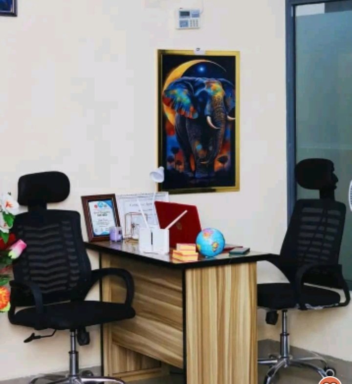 dahel_techies's tweet photo. At our hub, it's not just about online courses! 🌟 We provide a dedicated space for studying, collaboration, and much more to help you succeed. Join us and experience learning beyond the screen! #StudyHub #MTN #Jendol #OwambeThieves #Fcmb #ButtyChallenge https://t.co/OZXHeebMOO