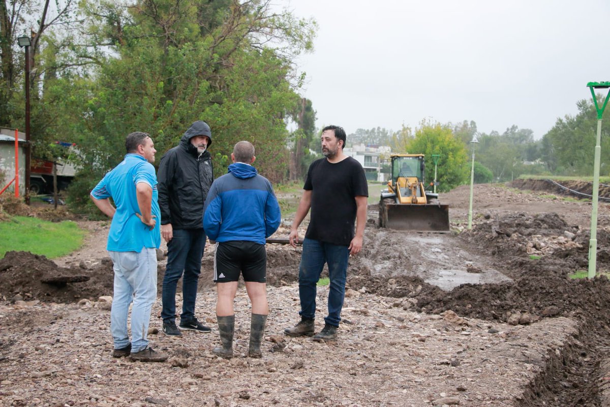 Transcurre el doble alerta amarilla, con calma y sin situaciones de relevancia hasta el momento. 

Durante todo el día los equipos municipales trabajaron en distintos puntos de la ciudad en tareas de desobstrucciones, apertura de canales secundarios y seguimiento de situaciones