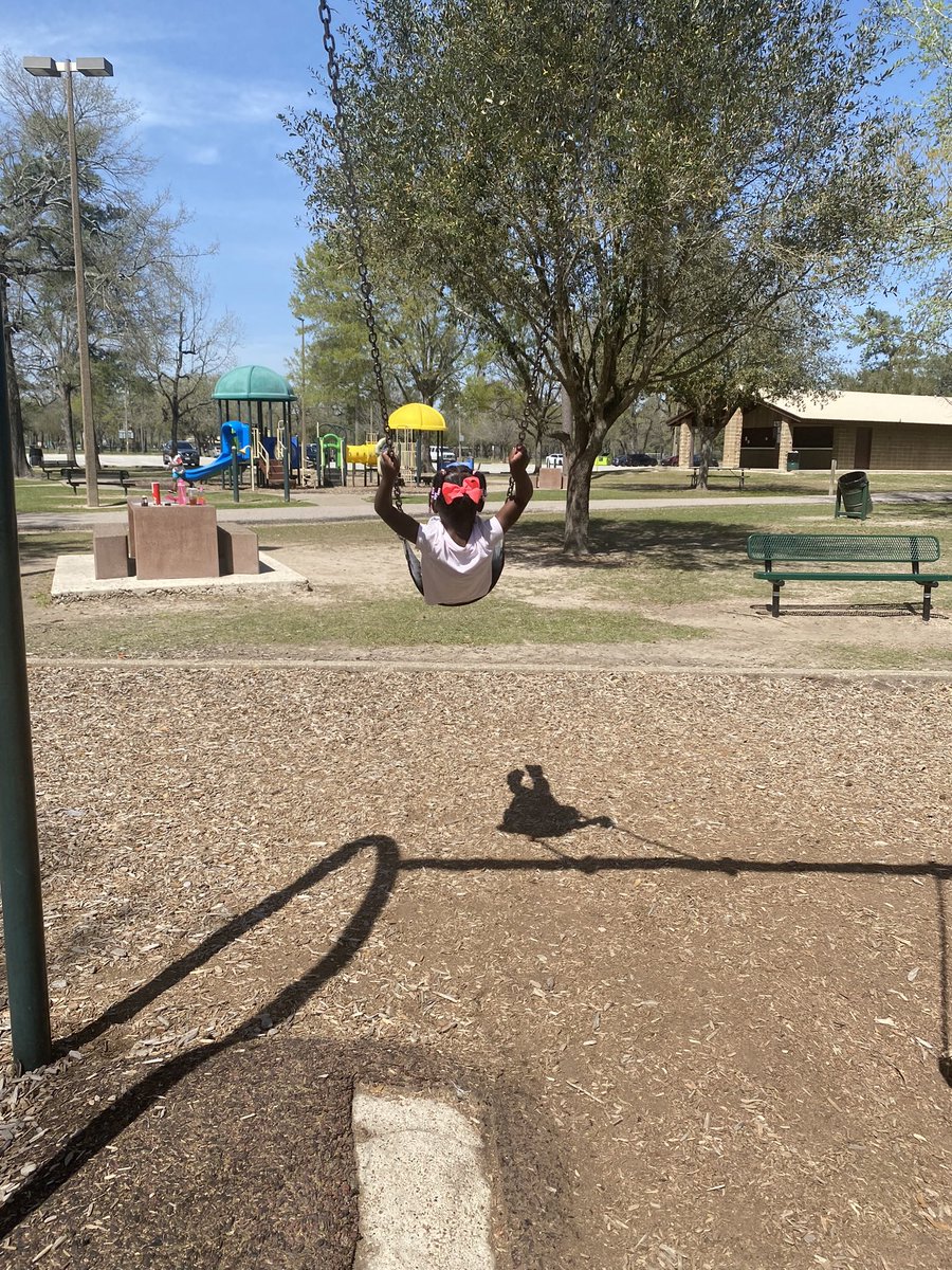 MsSharpe10's tweet image. My latest book, “At the Park” was a no brainer! I am always at the park with my little ones lol. In addition to that reason, my son is learning how to read. This is a beginner level book for early reading. 📚✨
amazon.com/At-Park-Sais-S…