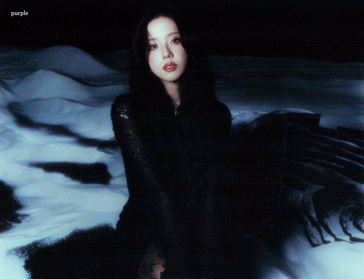 JICHUUPDATES's tweet photo. #EARTHQUAKE BY #JISOO is the highest charting solo song by a kpop female soloist on the official uk singles sales chart in 2025. https://t.co/aujoJMwE3Z