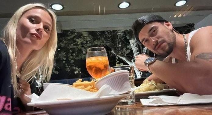 drewnovia's tweet photo. valentina cortale al viejo me cansaste https://t.co/T96OO4rlSu