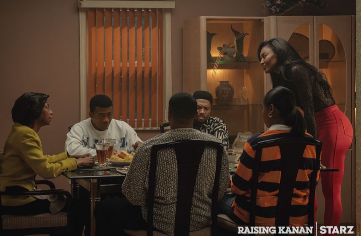 Un repas de famille qui se déroule sans accroc c’est trop demander ? 😂😂😂 #RaisingKanan