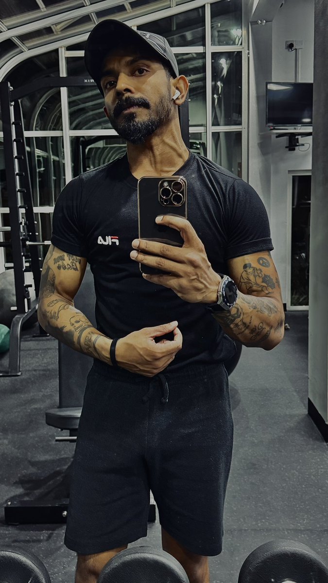 BurndKavin's tweet photo. #Gym https://t.co/Ln3QzVAyLW