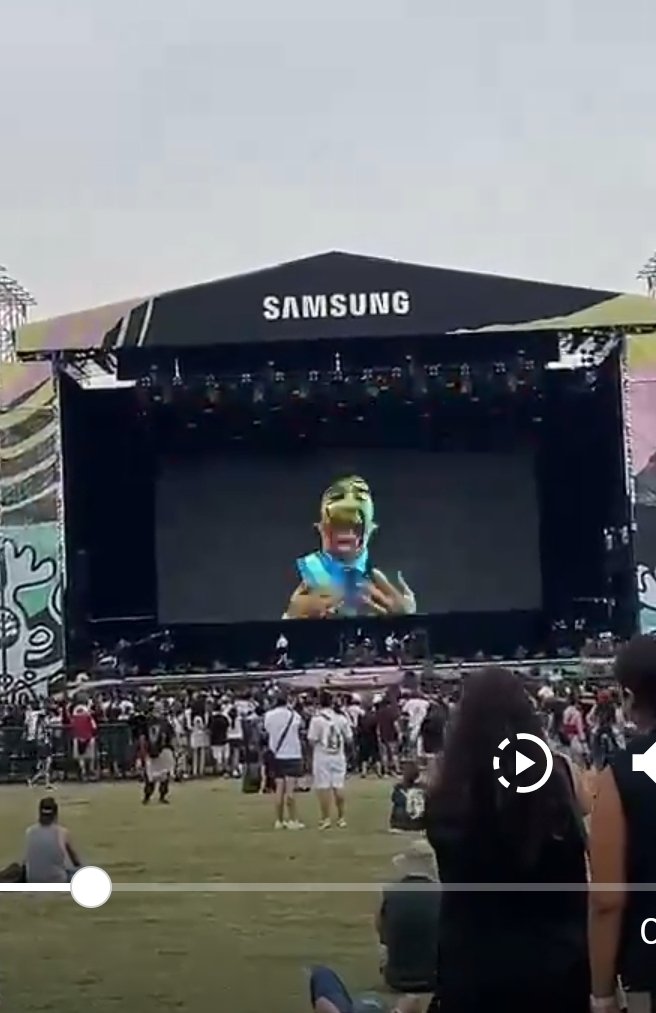 PregoneroL's tweet photo. Samsung pedi disculpas https://t.co/Ax08pC0qHN