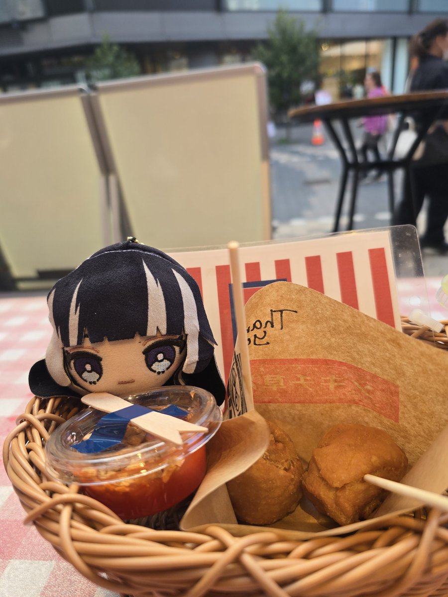 leli_rion's tweet photo. Raden's adventures in Asakusa 🌸 The fortune says she will get regular luck this year... better than bad luck! https://t.co/NbWMSrITv1