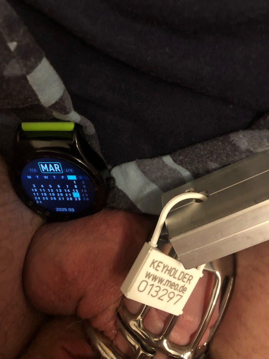 Today's Cage-Check from poor DachdeckerDD@Romeo: He has been locked in this Steelworxx Looker with PA fixation for almost 5 weeks!!! We will meet next weekend at Quälgeist Berlin SM-Weekend and my Dice of Destiny will decide his fate!😈
#chastity <a href="/QuaelgeistBLN/">Quälgeist Berlin 🇺🇦</a> <a href="/GayChastityRTs/">Gay Chastity Retweets -74K</a>