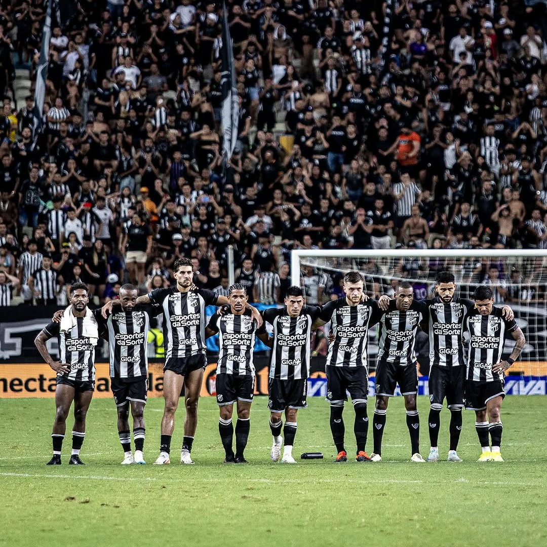 🔎 O <a href="/CearaSC/">Ceará Sporting Club</a> é bicampeão invicto do Cearense 2025! 👏👏👏

⚔️ 9 jogos
🚥 8V - 1E - 0D (!)
📊 92.6% aproveitamento (!)
⚽ 21 gols (!)
🚫 4 gols sofridos (!)
🧤 5 jogos sem sofrer gol (!)

· Time da Série A com o 2° melhor aproveitamento no ano.
· Apenas 1 derrota em 2025.

🚀🚀