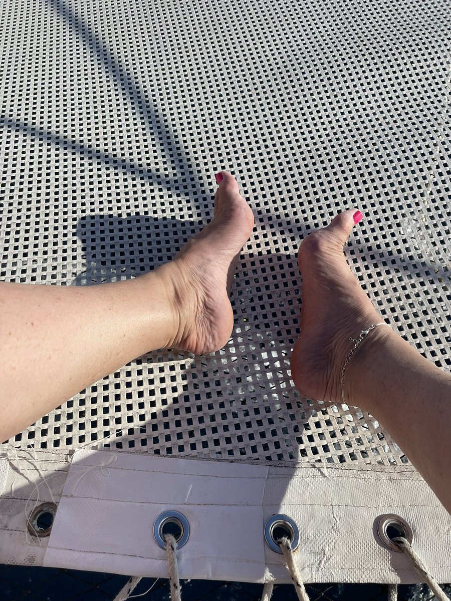 PediForce's tweet photo. Catamaran Toes #feet #springtoes #cruisingfeet https://t.co/4QNBzUt4ds
