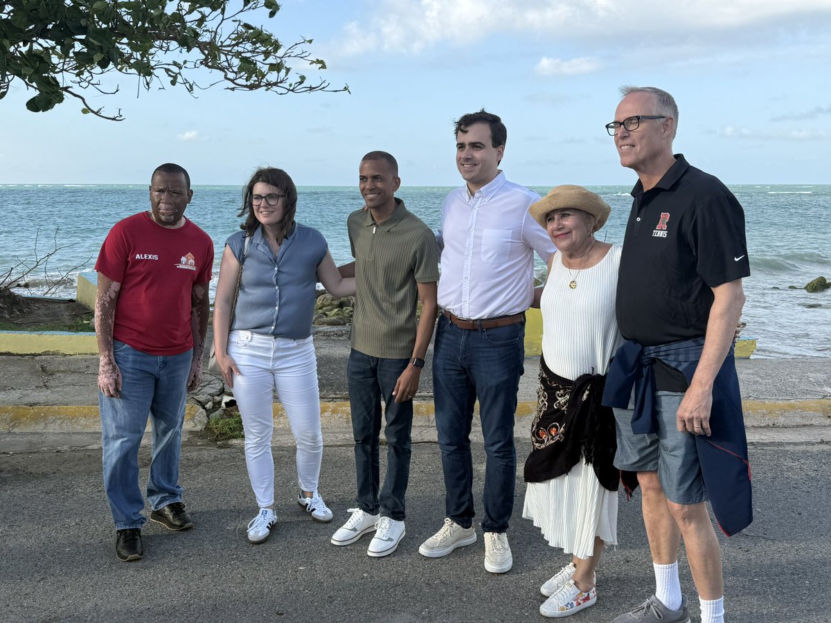 Julia Nazario Loíza (@julialoiza) on Twitter photo Hoy recibimos a los legisladores <a href="/RepPabloJose/">Rep. Pablo José Hernández</a> <a href="/RepSarahElfreth/">Congresswoman Sarah Elfreth</a> de Maryland y @RepJaredHuffman de California, miembros del Comité de Recursos Naturales de la Cámara Federal, para información actualizada sobre el tema del cambio climático y de erosión costera. Hoy recibimos a los legisladores <a href="/RepPabloJose/">Rep. Pablo José Hernández</a> <a href="/RepSarahElfreth/">Congresswoman Sarah Elfreth</a> de Maryland y @RepJaredHuffman de California, miembros del Comité de Recursos Naturales de la Cámara Federal, para información actualizada sobre el tema del cambio climático y de erosión costera.