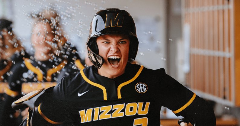 Softball America (@softbalamerica) on Twitter photo .<a href="/MizzouSoftball/">Mizzou Softball</a> stuns Oklahoma, handing the Sooners their first SEC loss and first defeat of 2025 with a 3-1 win.
Cierra Harrison & Taylor Pannell silenced OU’s bats, while Madison Walker’s solo shot ignited the Tigers’ offense.
🔗 on3.com/softball/news/… .<a href="/MizzouSoftball/">Mizzou Softball</a> stuns Oklahoma, handing the Sooners their first SEC loss and first defeat of 2025 with a 3-1 win.
Cierra Harrison & Taylor Pannell silenced OU’s bats, while Madison Walker’s solo shot ignited the Tigers’ offense.
🔗 on3.com/softball/news/…
