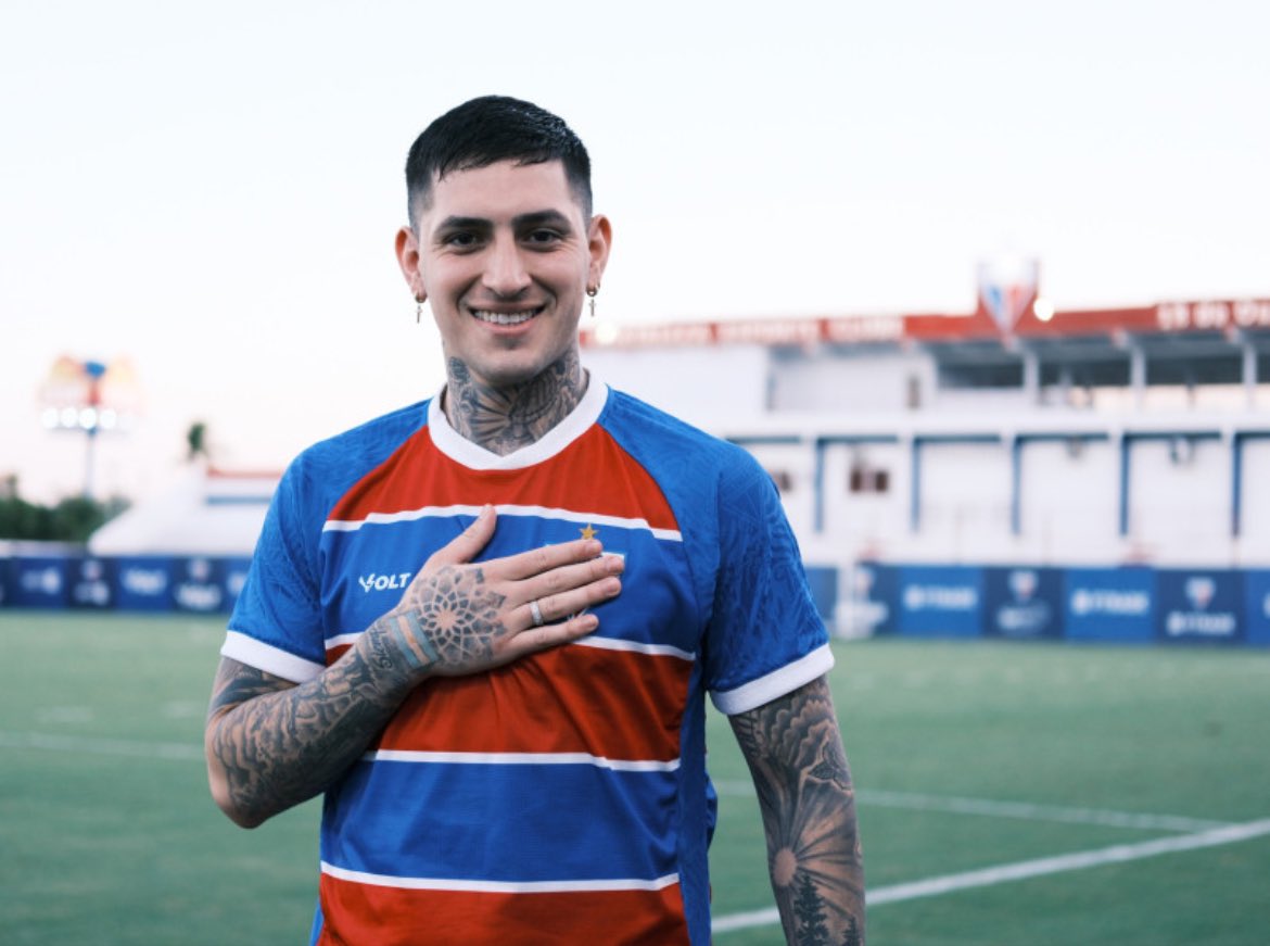 Parabéns ao jogador mais decisivo do campeonato: Gastón Ávila 

Pênalti cometido no primeiro jogo 
Expulsão com 5 minutos em campo no segundo jogo 

Voando 🔥🔥🔥