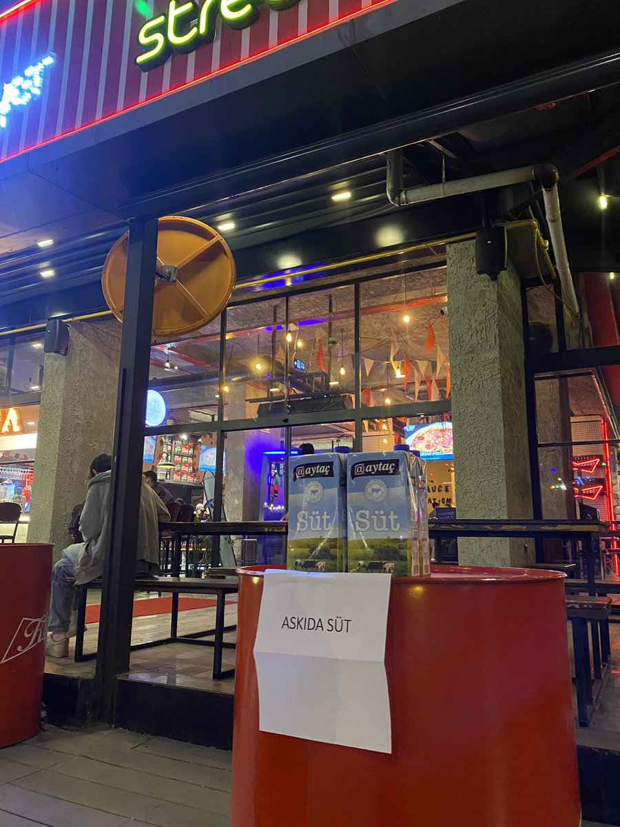 Süt her şeye iyi gelir özellikle gözlere faydası var 🙏❤️‍🔥