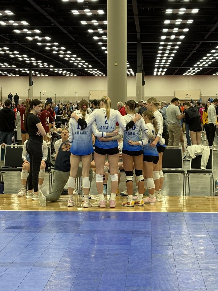 18Paul continues to grind through 18Open with a tough 3 set win in the last match against Tri-State Elite to win the pool at the MidEast Qualifier in Indianapolis. Gold pools tomorrow. Let's Go!!!
#WeAreAVA
#MEQ
#indianapolis