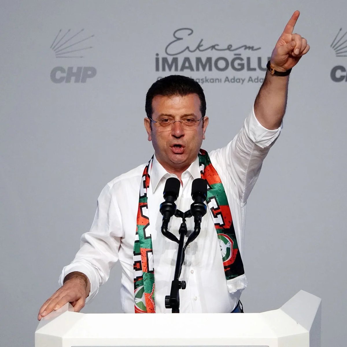 Ekrem İmamoğlu'nun savcılık ifadesi ortaya çıktı:

“4 gündür nezarette bulunan bir kişi olarak yürütülen soruşturmaların içinin boş, ahlak sınırlarını aşan uydurma sorularla dolu en güçlü dayanağını gizli tanık ifadelerine bağlamış olması ve gözaltına 3-5 gün kala hatalı