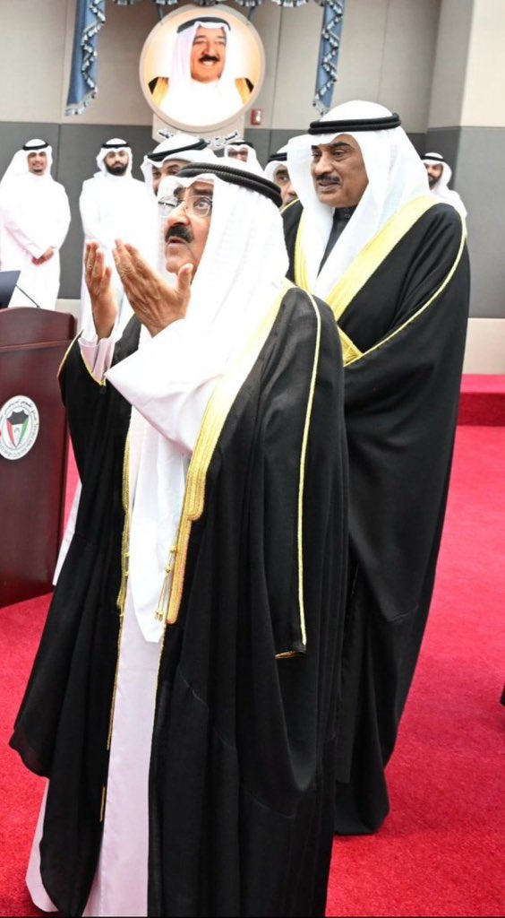 بأصدق دعواتي أن يديم الله على سموكم موفور الصحة والعافية وأن يحفظ وطننا الحبيب واحة للخير والأمن والسلام في ظل القيادة الحكيمة والرعاية الكريمة لسموكم حفظكم الله ورعاكم

#الكويت 
#فهد_اليوسف 
#الشيخ_مشعل_الاحمد_الصباح