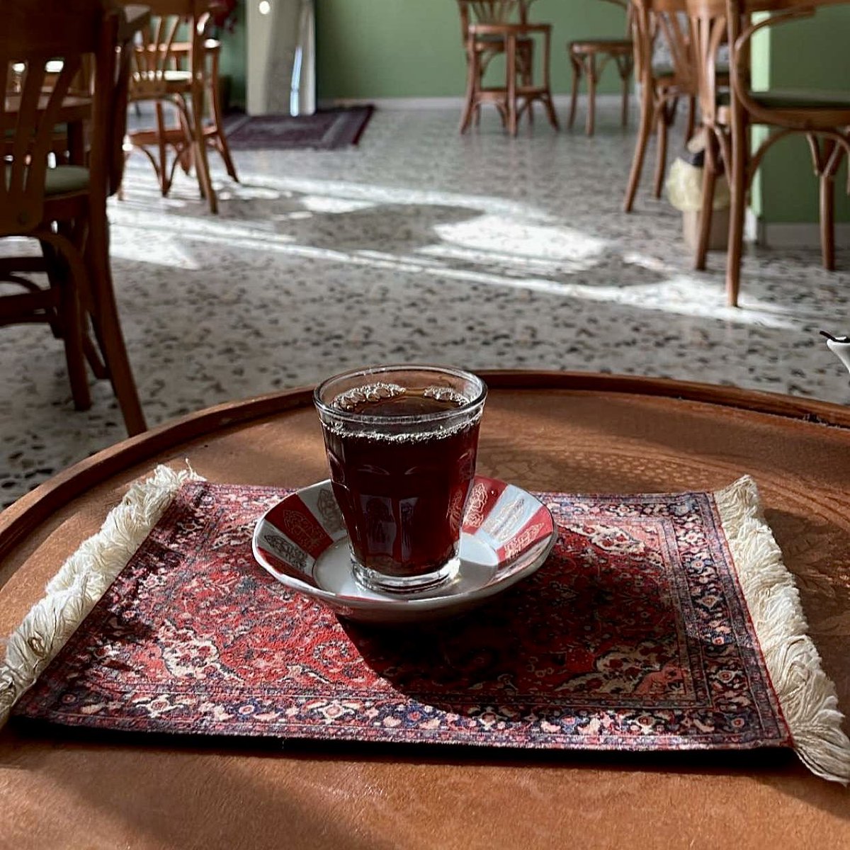 هلا ياخاطر  ٍفي خاطري من خيرة الخطّار
تقبّلك الجوارح شرّع البيبان مسروره 

تحييك الخفوق اللي بيوتك في مداه كبار
حللت اهلاً بدار  ٍتحسب انها عنك مهجوره.

#نجران_الان