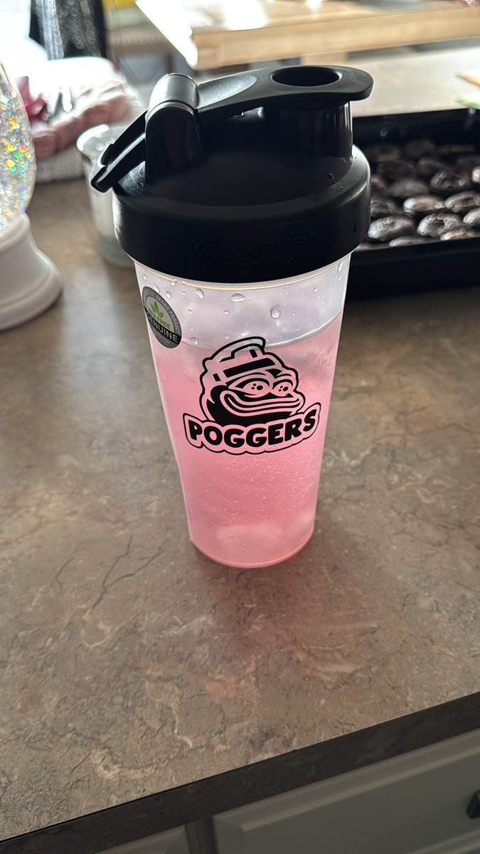 Mini_DevinScott's tweet image. Drinking some watermelon energy from @PoggersShop go get u some use code rainbow 10% off at checkout today!!!