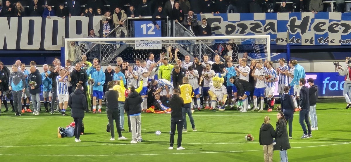 CiskaDeVries's tweet photo. #heldenvanheerenveen Wat een leuke avond! Trots op onze club! https://t.co/QqAupwRjyI