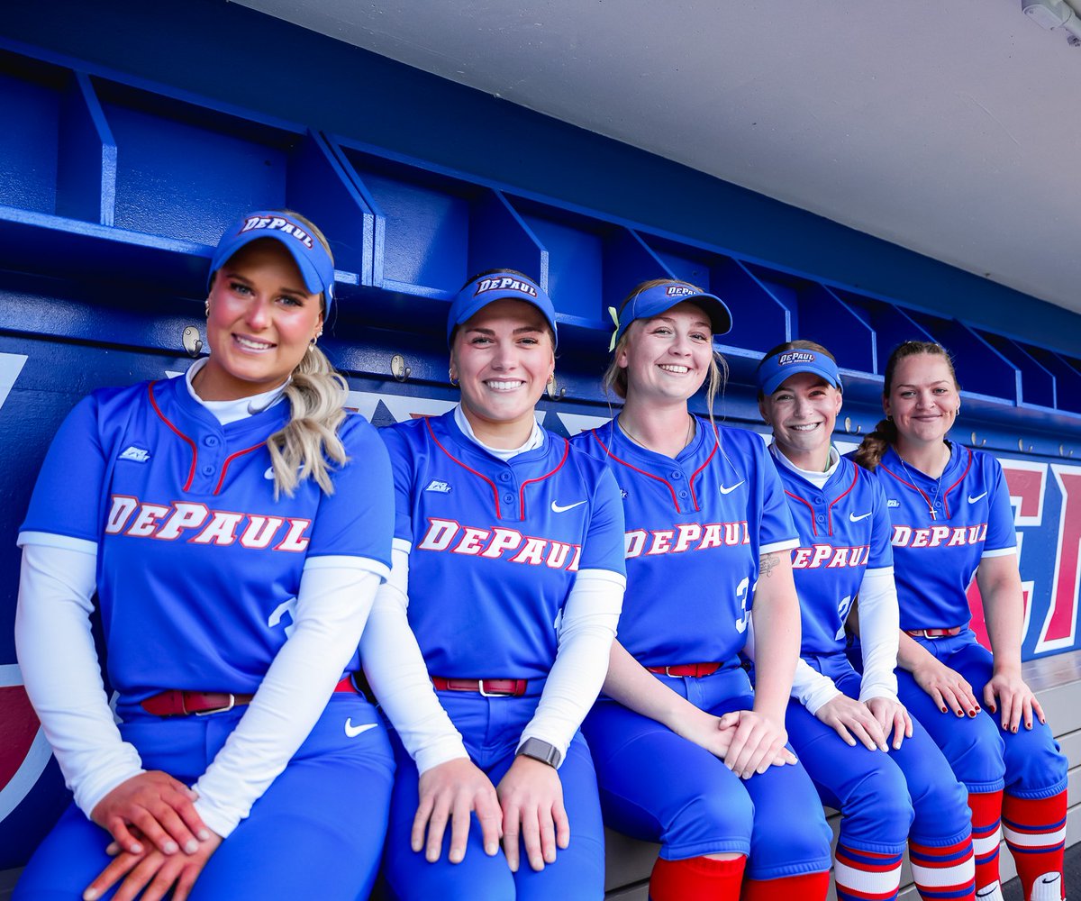 A group that has so much to be proud of⭐

Thank you seniors for your leadership, dedication, and enthusiasm over the years, and to all the families, friends, and fans who came out to celebrate their accomplishments!

#BlueGrit🔵😈