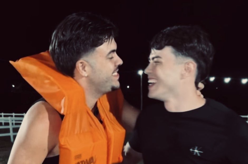 eles são bem melhores um com o outro. 🤍