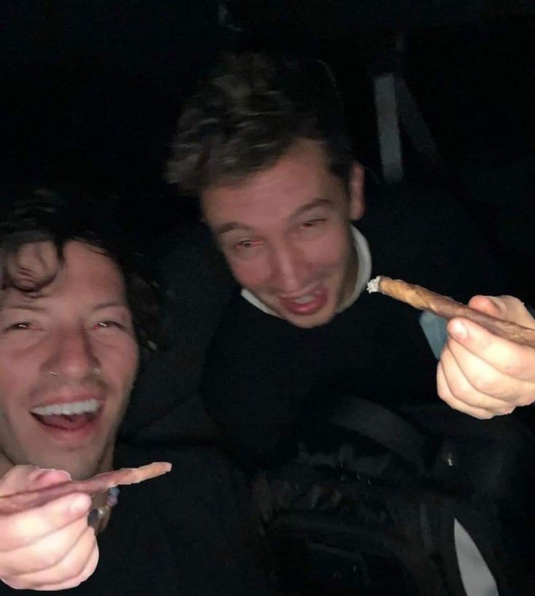 M1SS4G3MAN's tweet image. Clikkie intro babes❤️❤️❤️
New layout NEW INTRO YALL KNOW THE DRILL!!!!
16
Tøp(but sometimes Dexter, hollow knight, anime, twd, etc)
Chronically fangirling forever
Saw Clancy Raleigh
Cliqueart/threads in comments