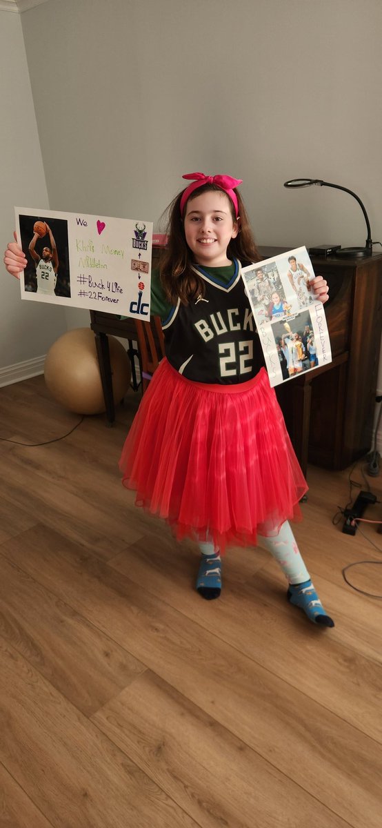 MaxsAllStars's tweet photo. Off to @TheGarden to watch @nyknicks vs @WashWizards and support former @Bucks - @Khris22m, PJ Tucker, @aj_johnson04, and @Marjon32! #Bucks4Life #FearTheDeer 💪🏀🦌 https://t.co/brdpxHhAXn