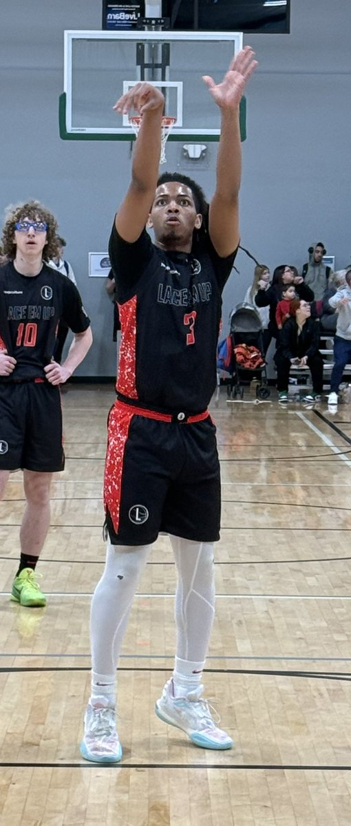Lace’em Up and Eastern Menonite HS (VA) guard Prodigy Simms is one of VA’s best available playmakers.  He’s averaged almost 20 points, 4 assists, 4 rebounds and over 3 steals during his HS career and took Eastern Menonite to the VISAA DIII title game a year ago!  #BigShots