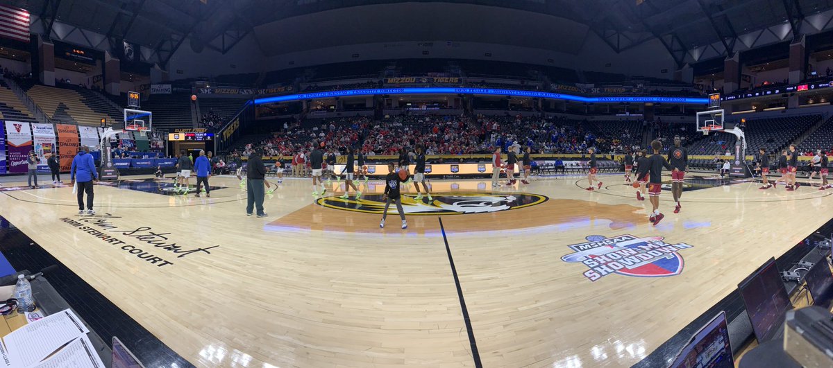 The view tonight court-side at Mizzou Arena for the <a href="/MSHSAAOrg/">MSHSAA</a> Class 4 State Title matchup between Vashon and Benton!

Join <a href="/BeauBaehman/">Beau Baehman</a> and me on MSHSAA-TV for pregame coming up in less than minutes.