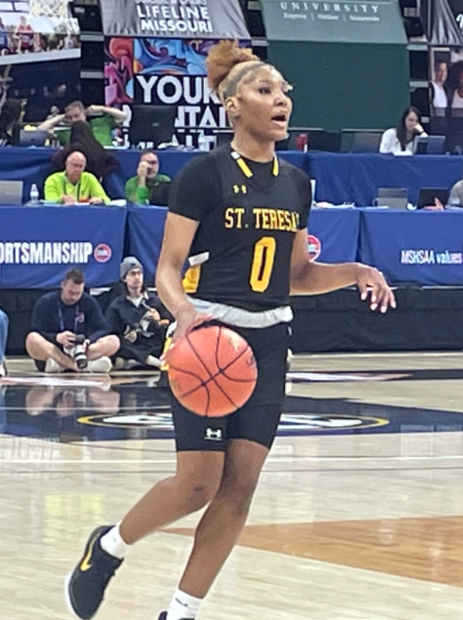 Amaya Manuel of ⁦<a href="/AthleticsLFLA/">Lift for Life Hawks</a>⁩ had 21 PTS, 10 REB and 4 STL. Jazlyn Rhodes of ⁦<a href="/STAsports/">St. Teresa's Academy Athletics</a>⁩ had 21 PTS and 4 REB

Two outstanding point guards in the Class of 2027