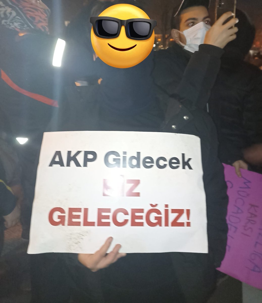 Sokağa çıkın, çıkın ki neler yapabileceğimizi ve onların neleri yapamayacağını gösterin. Amacımız bir partiyi desteklemek değil, geleceğimizi ve ülkemizi korumak