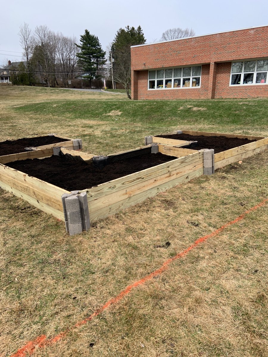 Margaret Mahoney (@brkstem) on Twitter photo Inch by inch, row by row, it takes a village to make Brookside garden grow! THANK YOU Lowes and OssiningFamilies! <a href="/OssiningSchools/">Ossining UFSD</a> <a href="/LuciaOrduz13/">Lucia Orduz</a> Inch by inch, row by row, it takes a village to make Brookside garden grow! THANK YOU Lowes and OssiningFamilies! <a href="/OssiningSchools/">Ossining UFSD</a> <a href="/LuciaOrduz13/">Lucia Orduz</a>