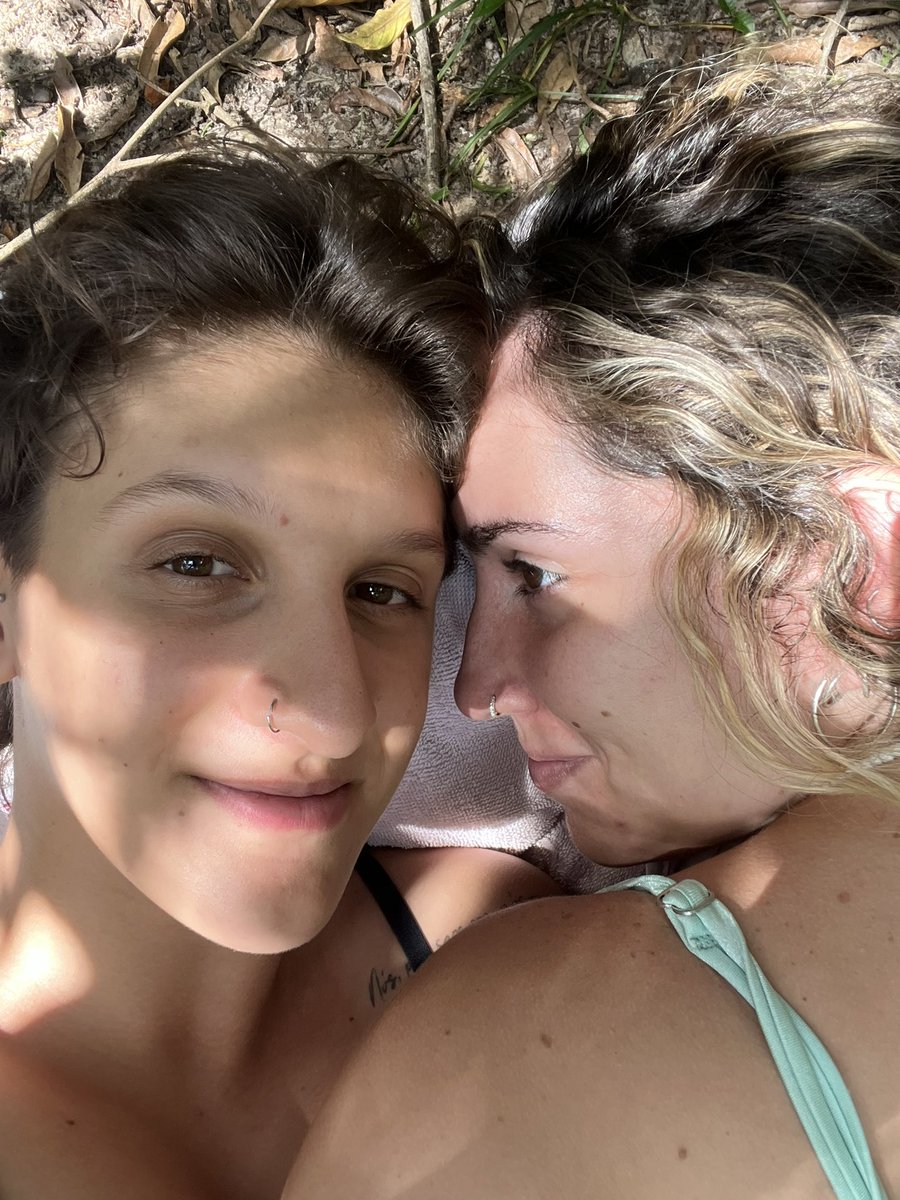 ManzattoSkate's tweet photo. 7 meses com a minha gata, 7 meses do melhor pedido da minha vida, 7 meses do sim que mudou tudo na minha cabecinha, 7 meses do início da minha melhor fase. Eu e vc pra sempre, contra tudo e todos que forem contra nós, uma lutando pela outra. Eu te amo meu amor! https://t.co/3X1mnSKDMq