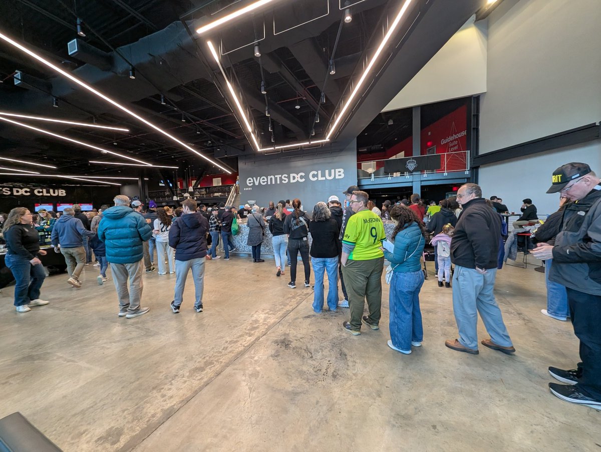 PhilSakala's tweet photo. Just one of many #bars not hosted, #lines out of control and not enough #sitting - just #poor from the @WashSpirit #paidforwhat #overcrowding # #questionable #purchase #notworthit https://t.co/15Wug7jfve