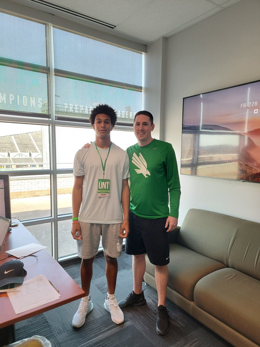 After a great junior day and conversation with <a href="/CoachSkyCassity/">Coach Skyler Cassity 🏈</a> I’m blessed to announce I have received an offer from North Texas #AGTG <a href="/CoachCdick/">Casey Dick</a> @VonteBritt